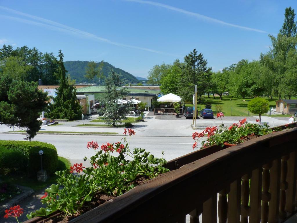 Das Alpensee Unterburg am Klopeiner See Ruang foto